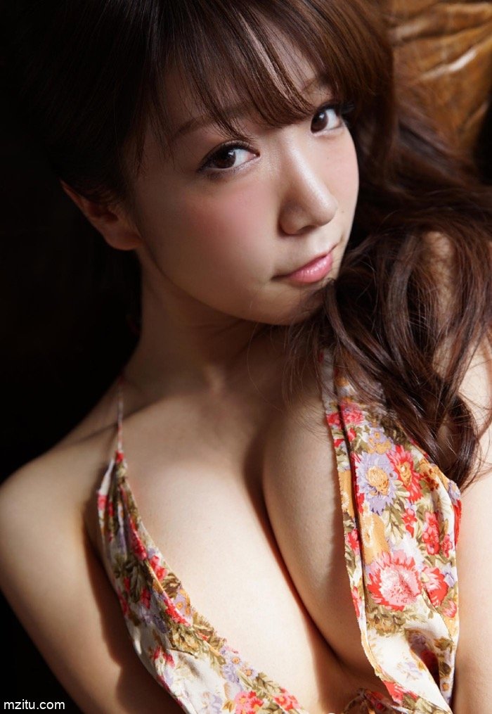 日本美女清水あいり高清写真 极品大奶子白嫩饱满令人喷血(3)