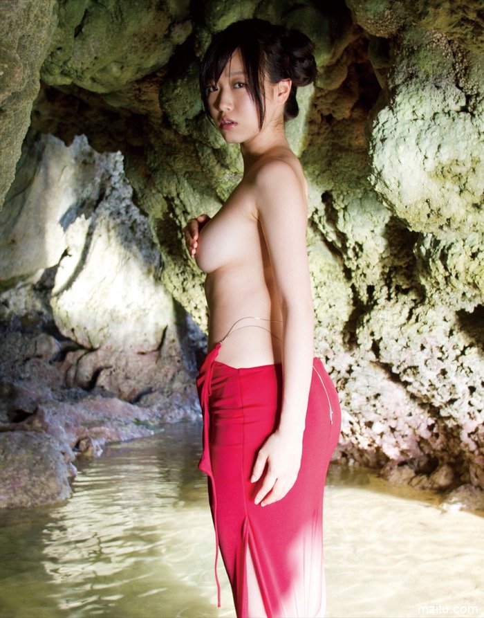 清纯脸蛋极限露出! 日本美女佐佐木心音性感写真豪放至极(48)