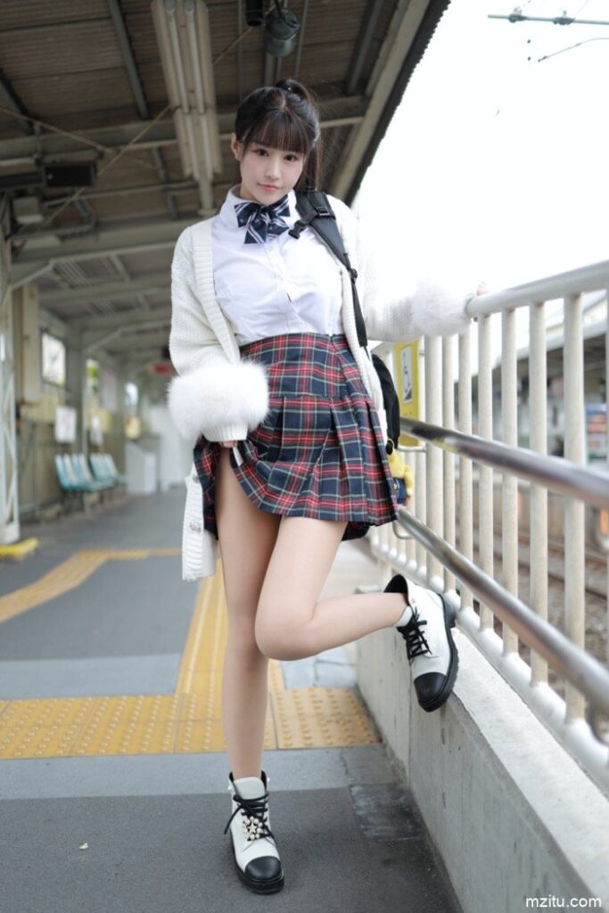 [XIUREN秀人网] 2020.11.24 VOL.2817 诗诗kiki[52+1P／505MB]-街头图