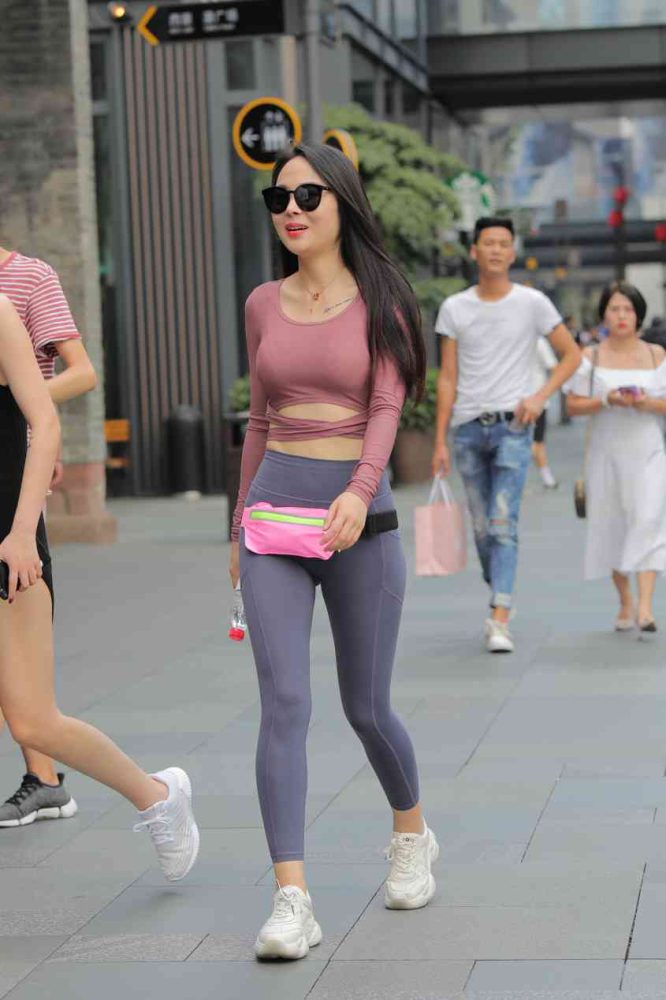 【免费】戴墨镜的时尚女孩【57P】04024-街头图