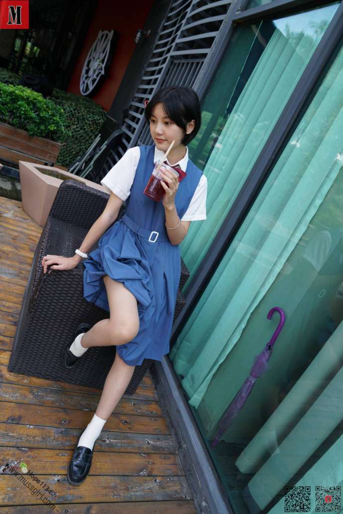 图片[2]-一副学生模样的短发姑娘【112P】20023-街头图