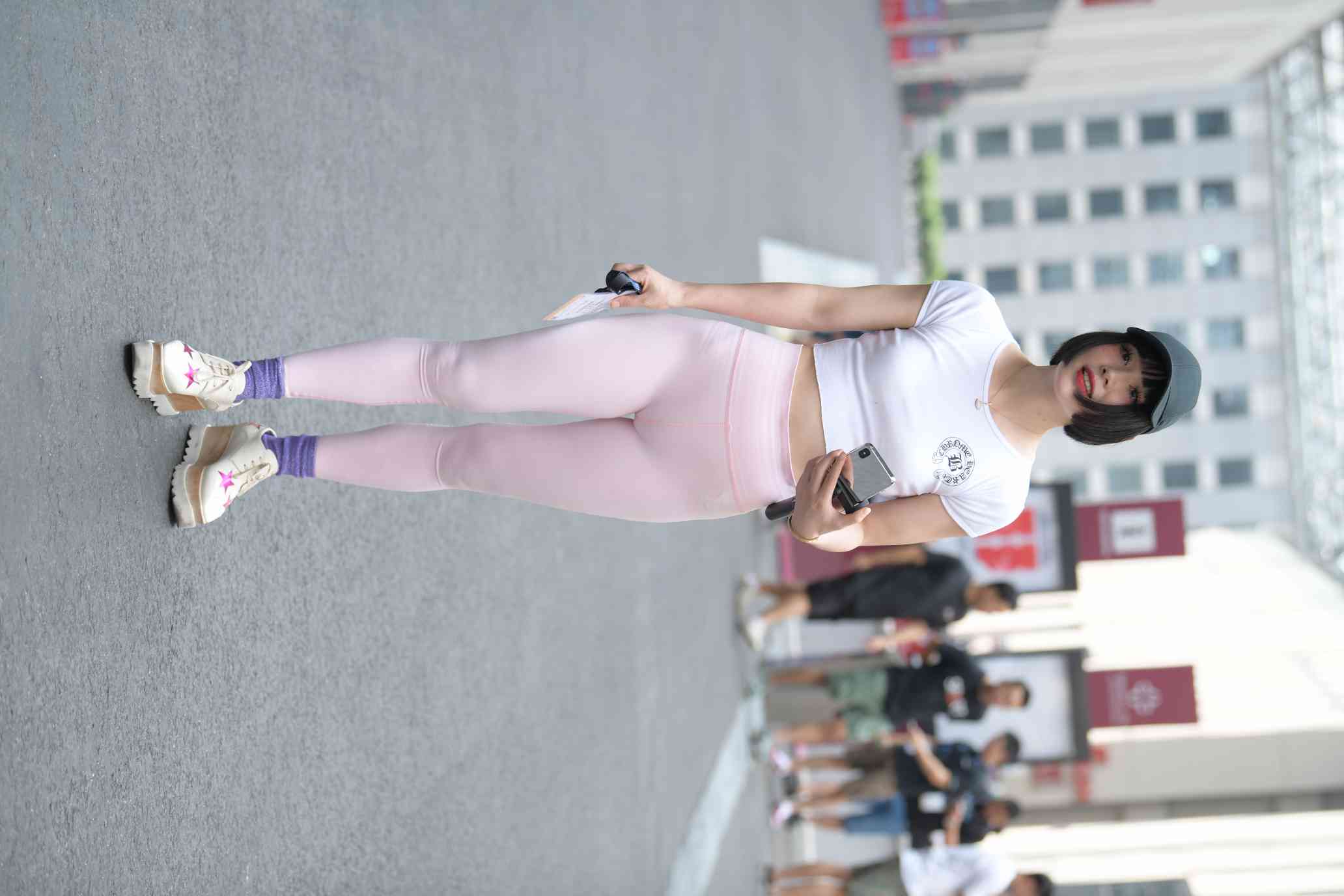 图片[2]-短发鸭舌帽时尚女生【102P】04022-街头图