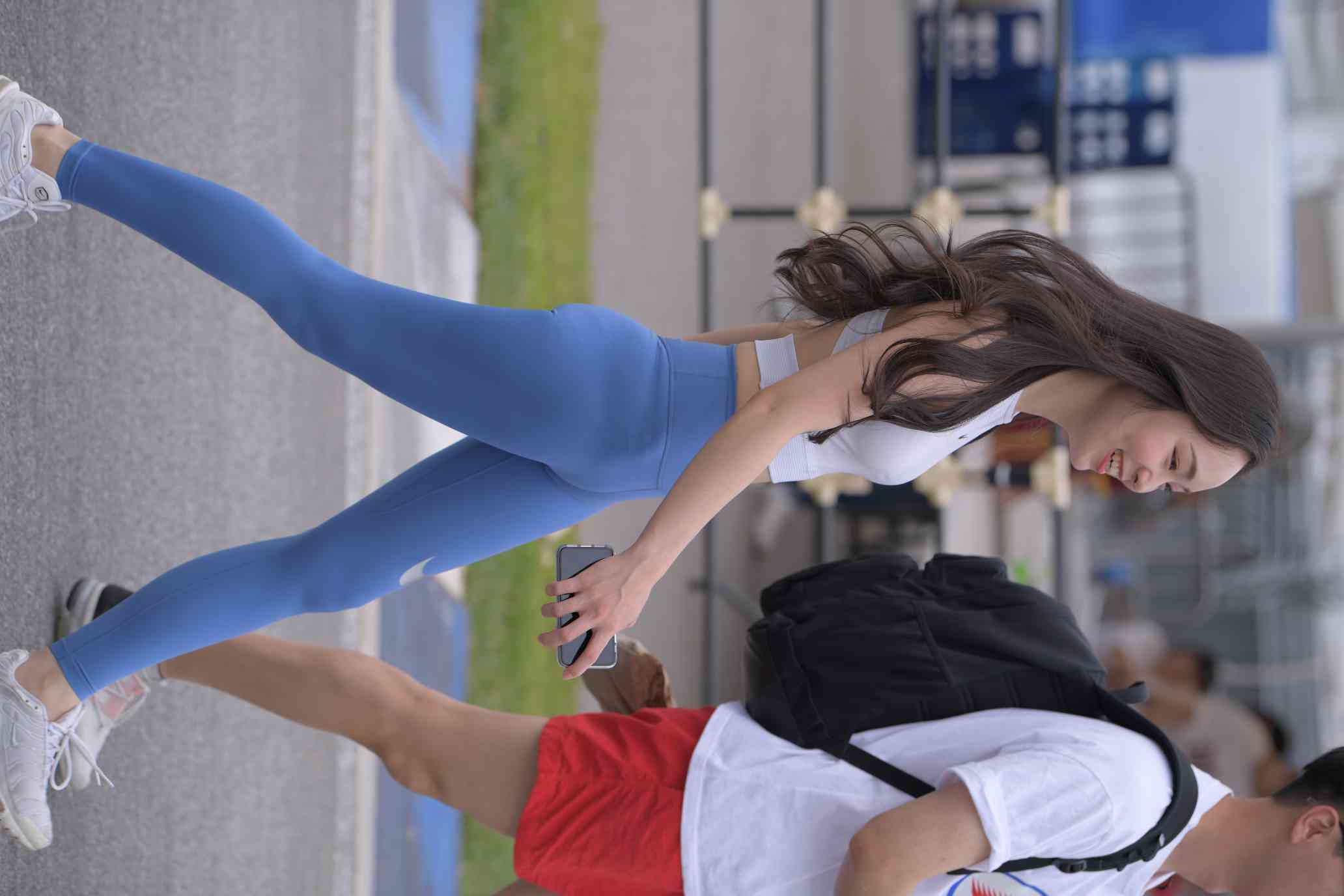 图片[4]-陪男朋友逛街的瑜伽裤女孩【74P】04034-街头图
