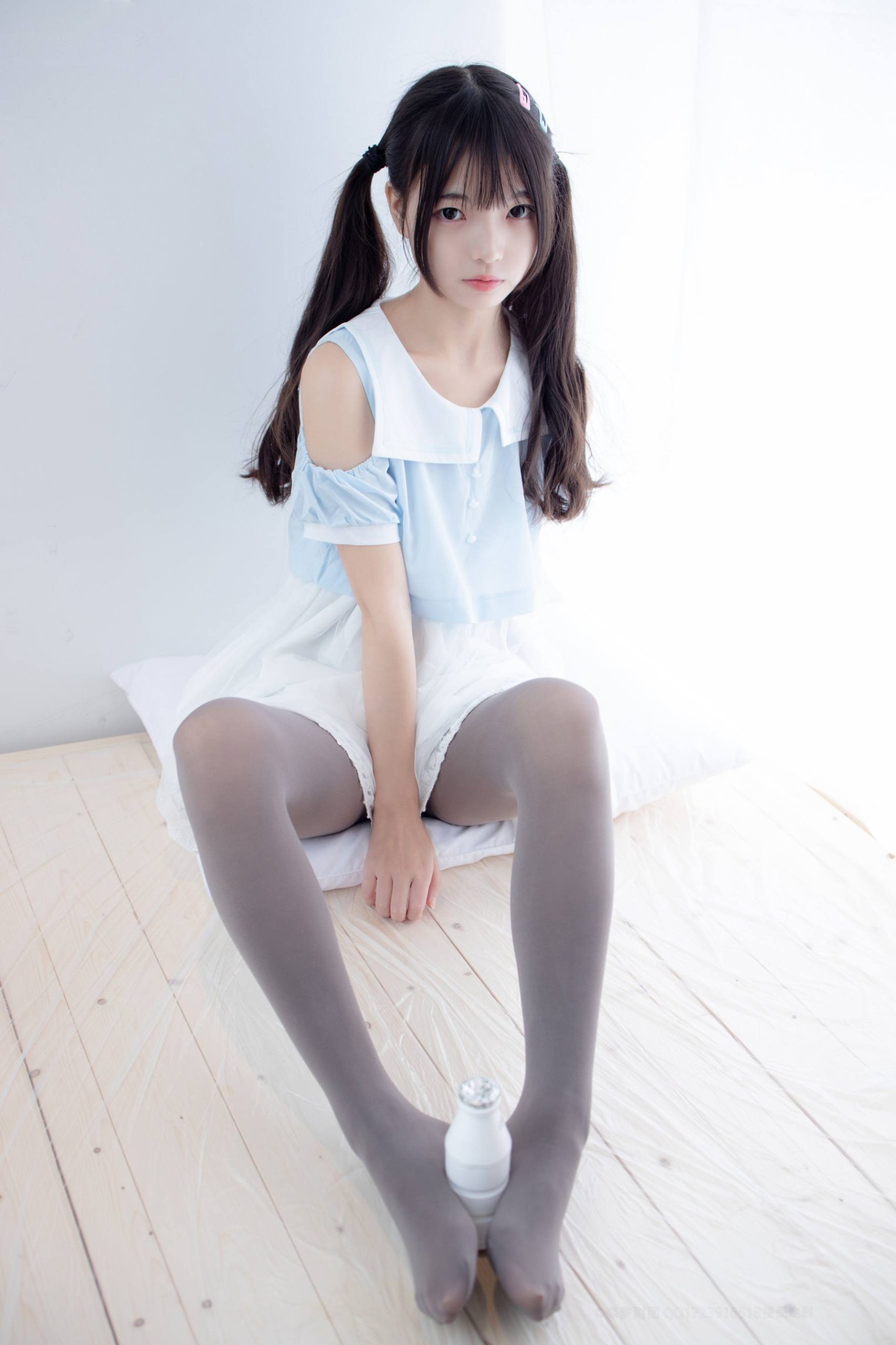 图片[1]-超级甜美的灰丝小姑娘【86P】20005-街头图