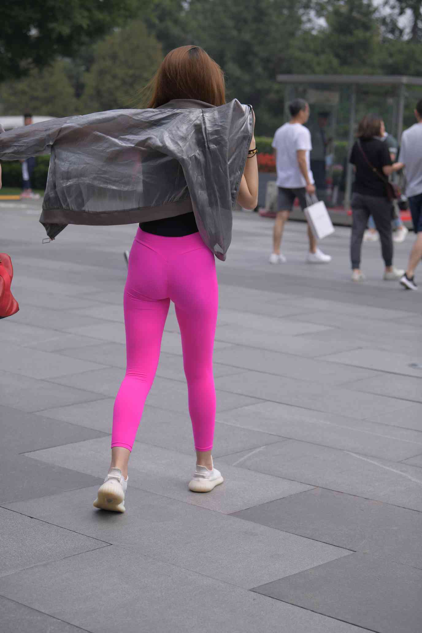 图片[5]-粉色瑜伽裤眼镜女孩【57P】04021-街头图