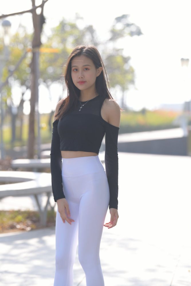 穿紧身白裤的端庄女孩 J1436 674P1V-22.2GB-街头图