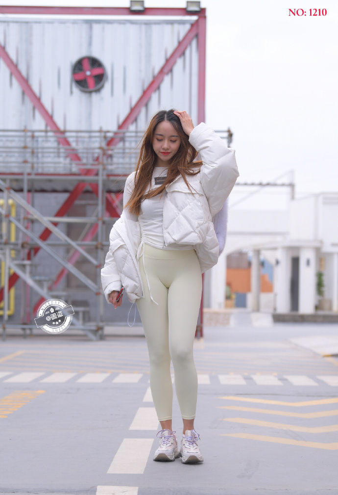 图片[2]-漂亮的白色瑜伽裤女孩 J1441 696P1V-21.4GB-街头图