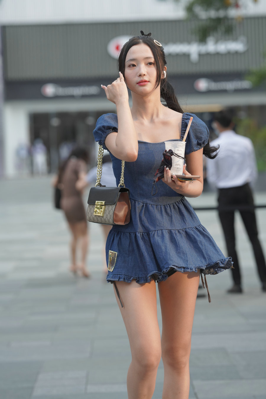 图片[1]-J3654 240P-2.74GB-街头图