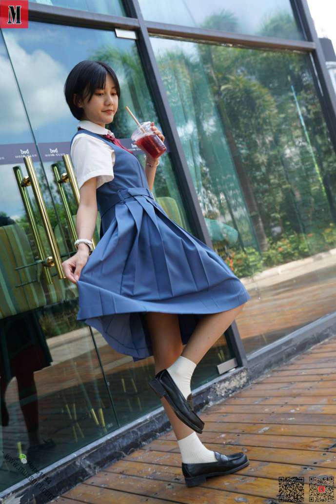 图片[4]-一副学生模样的短发姑娘【112P】20023-街头图