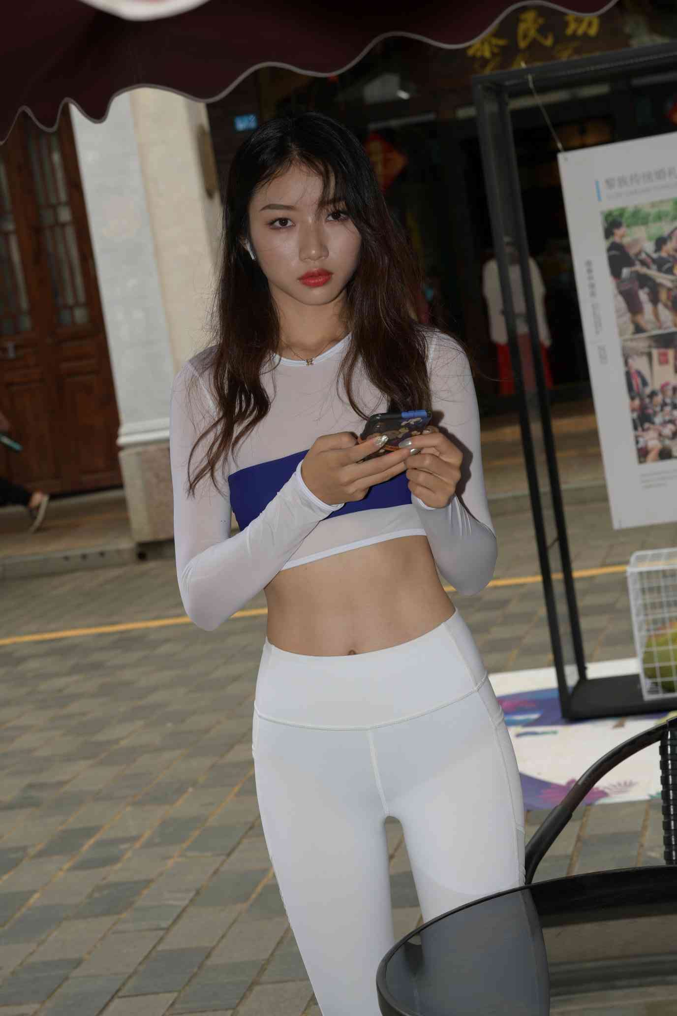 图片[3]-白色瑜伽裤好身材女孩【530P】04041-街头图