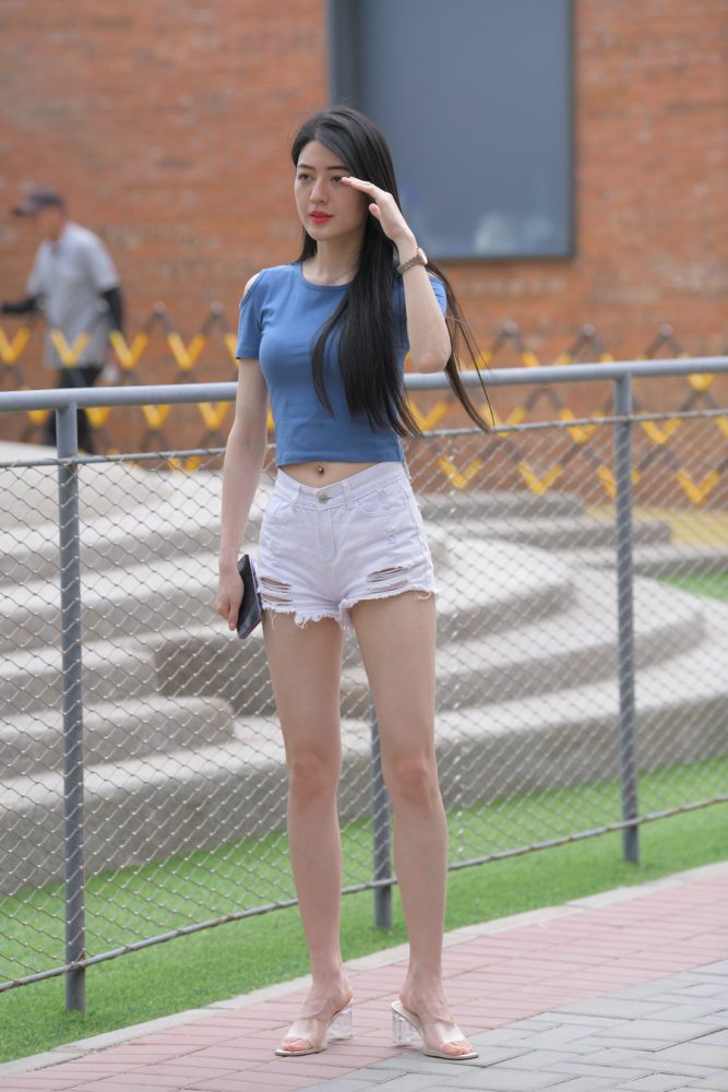 J3402 570P-11.4GB-街头图