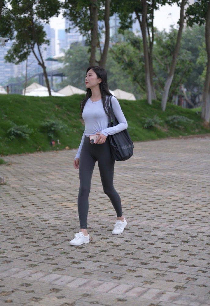 图片[2]-荡秋千的瑜伽裤女孩J2135 588P1V-20.8GB-街头图