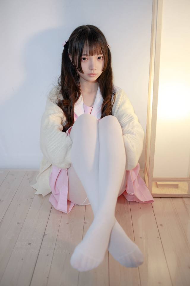 好像有什么心事的白丝双马尾女孩【59P】20022-街头图