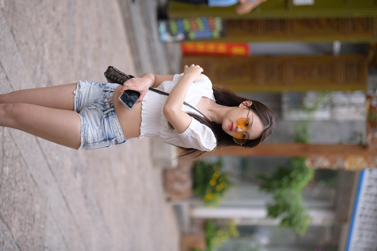 图片[2]-戴太阳镜的牛仔短裤紧身牛仔MM【167P】00021-街头图