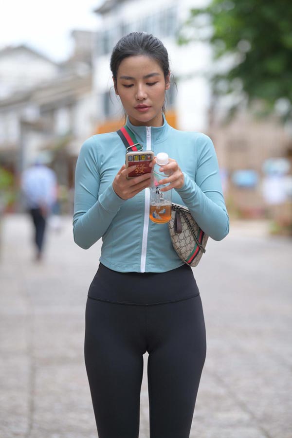 结束完了一天的瑜伽训练【254P】00011-街头图