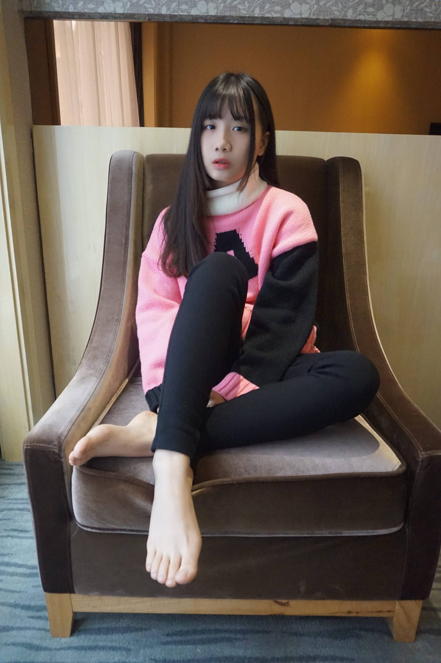 图片[1]-齐刘海的长发女孩【70P】20016-街头图