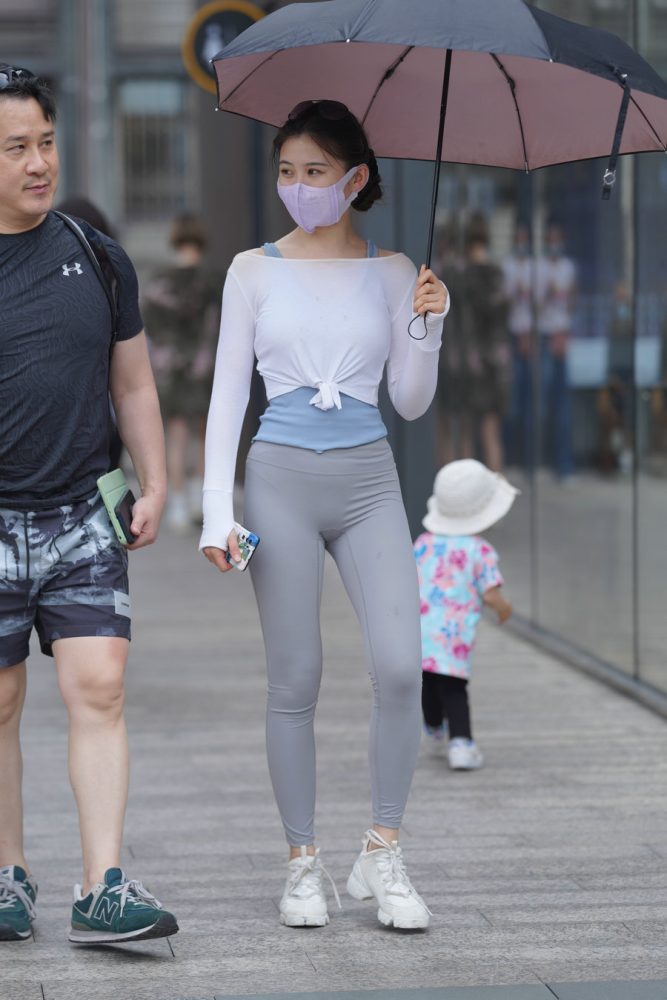街拍逛街的瑜伽裤小女人  J2874 36P-469MB-街头图