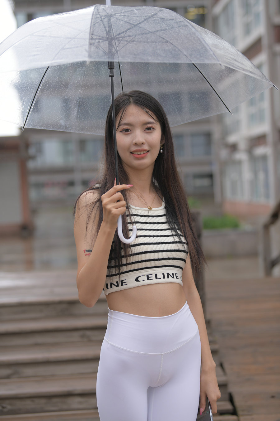 图片[1]-打伞的白色瑜伽裤女孩J2986 622P1V-22.06GB-街头图