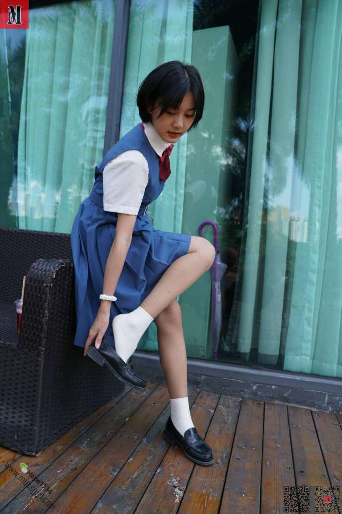 图片[3]-一副学生模样的短发姑娘【112P】20023-街头图