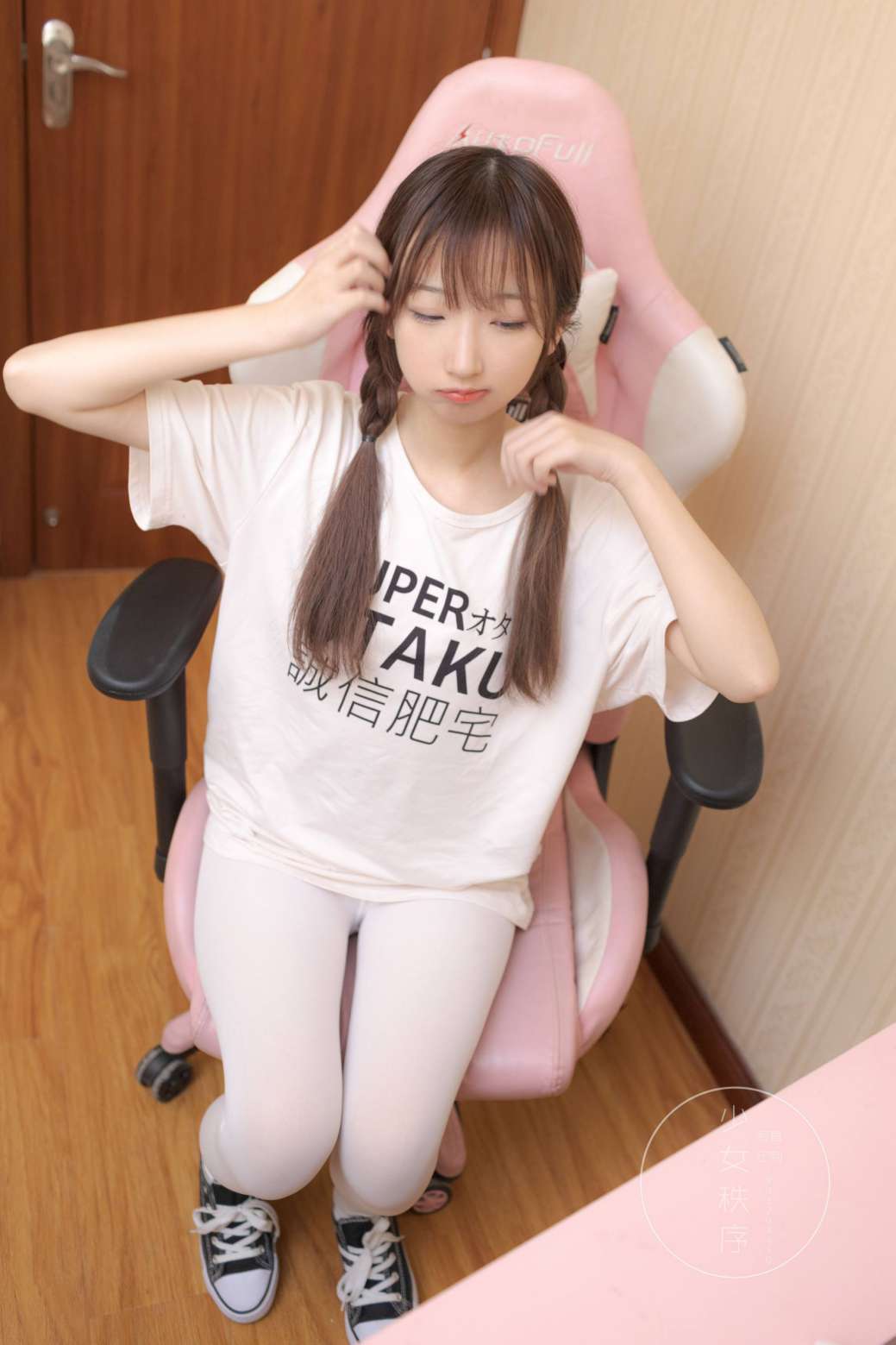 图片[2]-喜欢玩电竞的双马尾粉红女孩【65P】20026-街头图