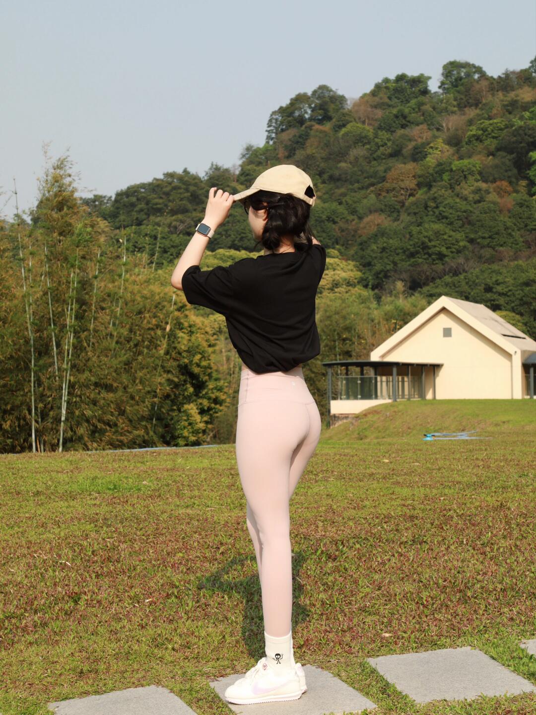 图片[2]-喜欢瑜伽的阳光快乐女孩【135P】04042-街头图