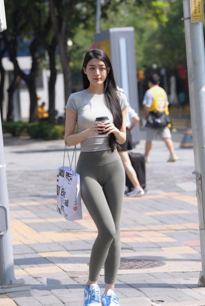 在外面逛街的瑜伽裤女孩J2240 449P1V-16.7GB-街头图