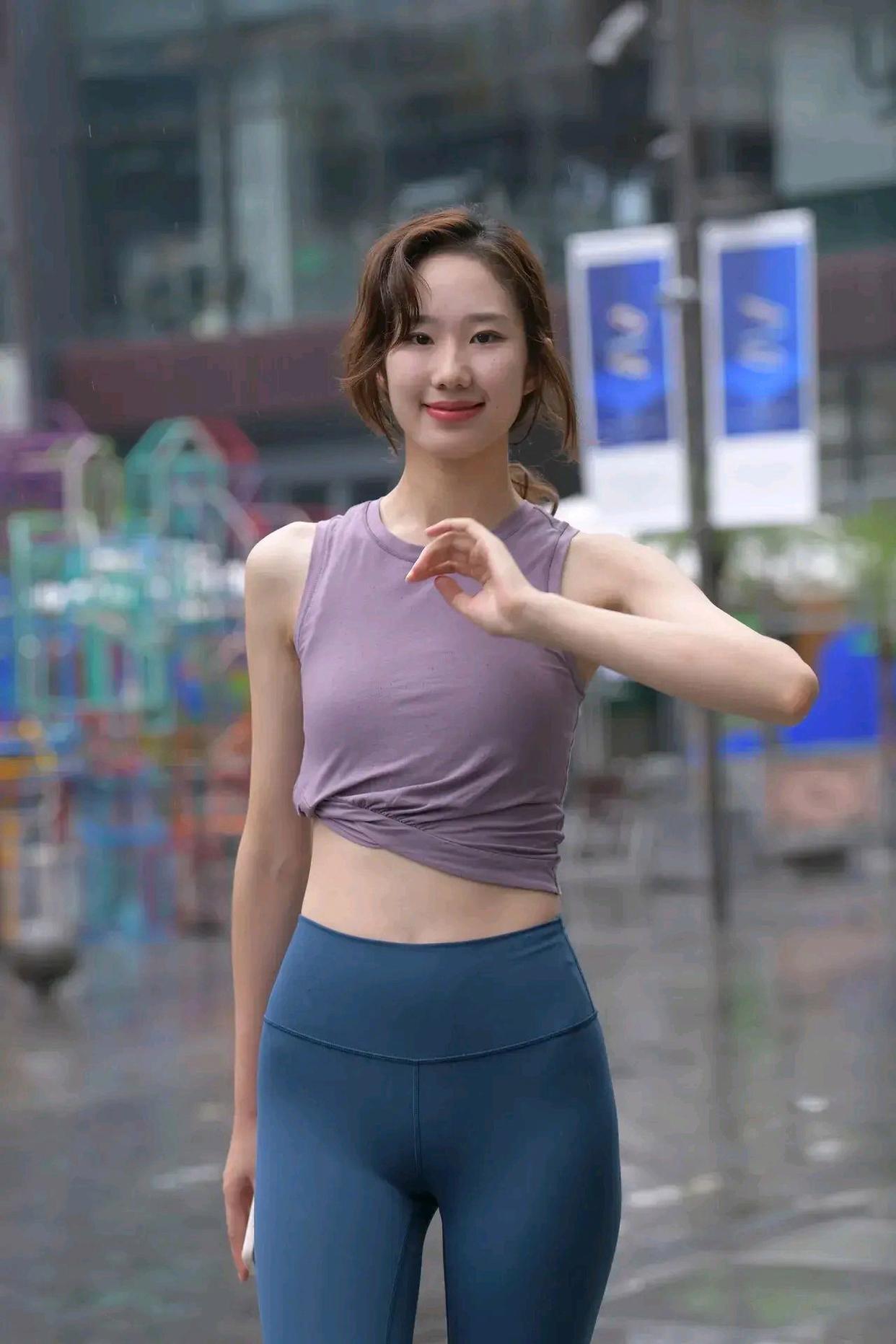 图片[2]-像刘亦菲的蓝色瑜伽裤姑娘J2234 552P1V-20.5GB-街头图