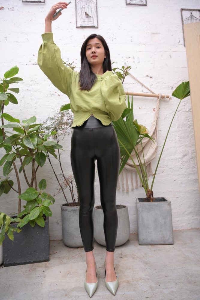 身材很棒的紧身皮裤女孩 J1537 653P1V-19.3GB-街头图