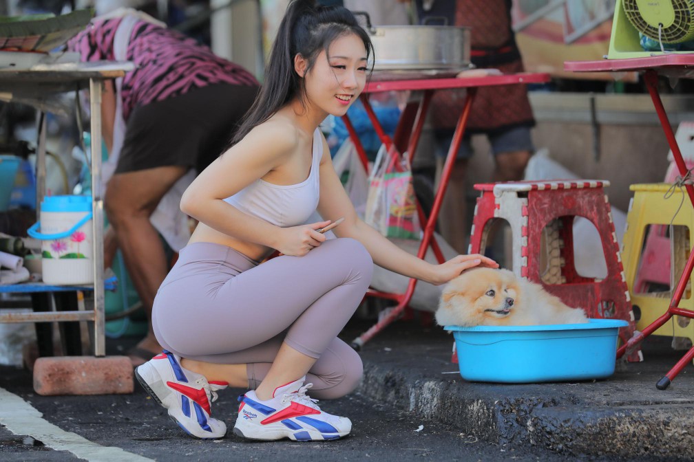 图片[3]-逛商场买东西的瑜伽裤老师【666P】00012-街头图