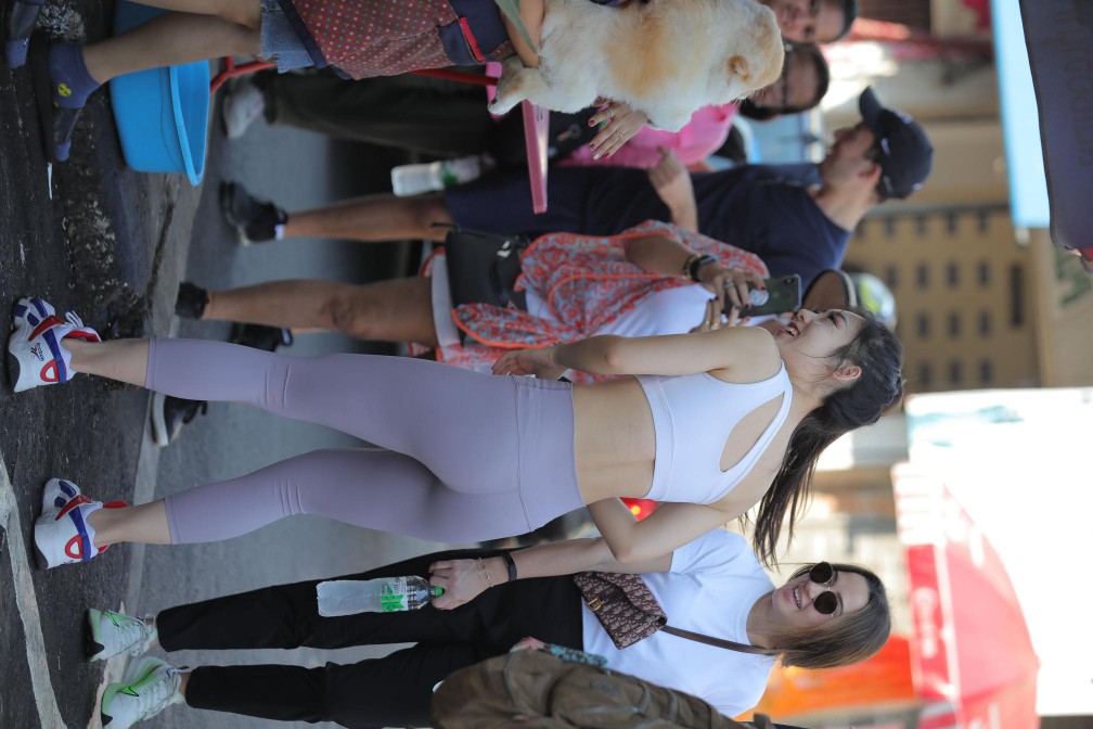 图片[4]-逛商场买东西的瑜伽裤老师【666P】00012-街头图