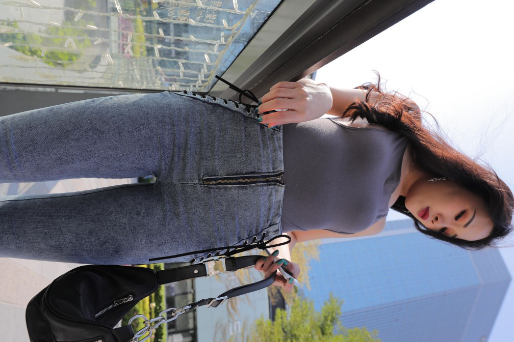 图片[3]-漂亮的紧身牛仔裤长发女孩【474P】00059-街头图