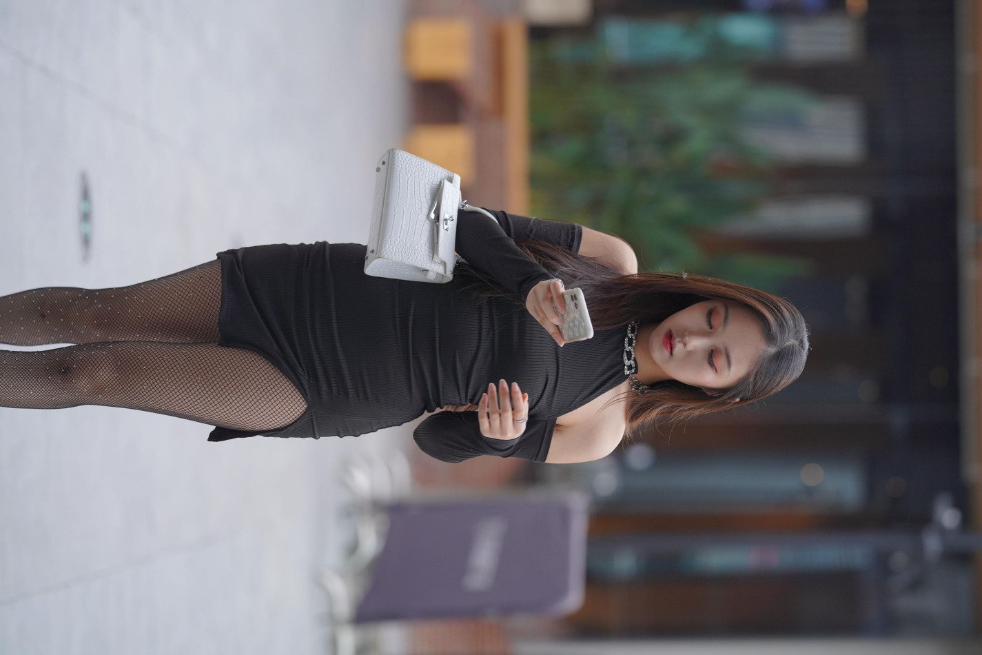 图片[3]-非常妩媚的网格丝袜女孩【186P】00037-街头图