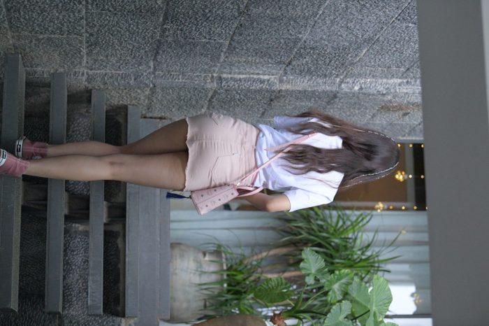 非常清纯甜美的短裙姑娘在逛街【458P】00052-街头图
