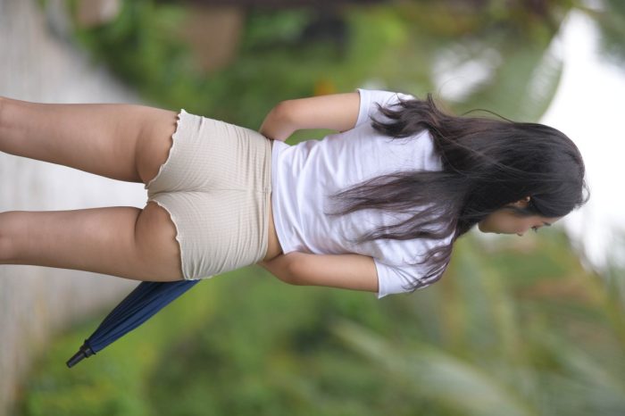 在郊外的长发热裤姑娘【388P】00022-街头图