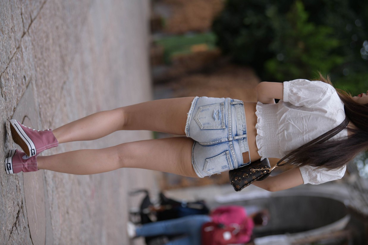 图片[6]-戴太阳镜的牛仔短裤紧身牛仔MM【167P】00021-街头图