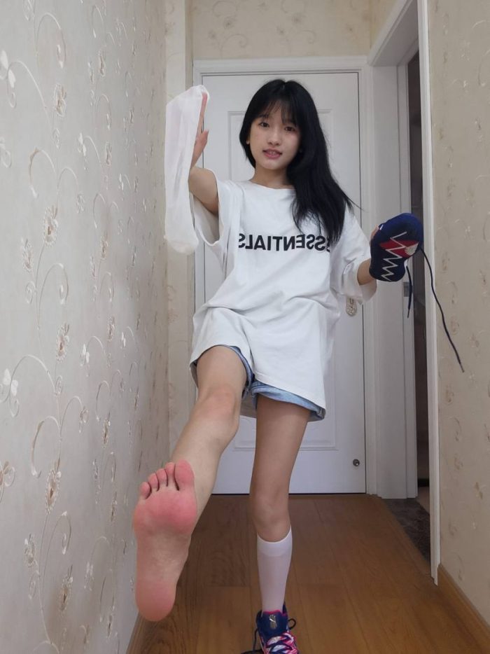 调皮的白袜女孩【149P】20017-街头图