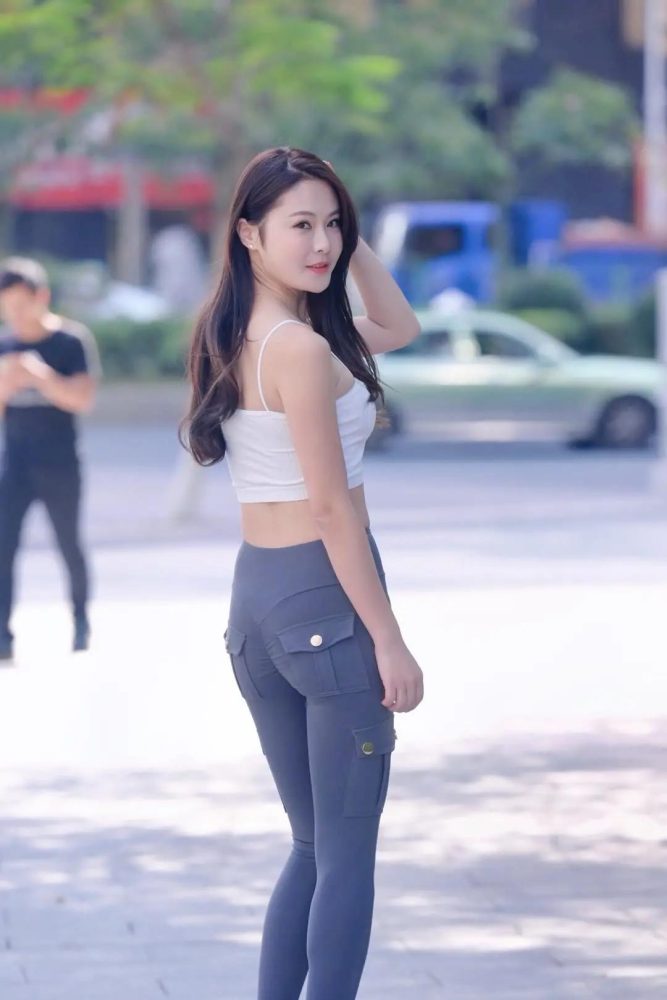 紧身牛仔裤小女人 J1746 562P-12.8GB-街头图