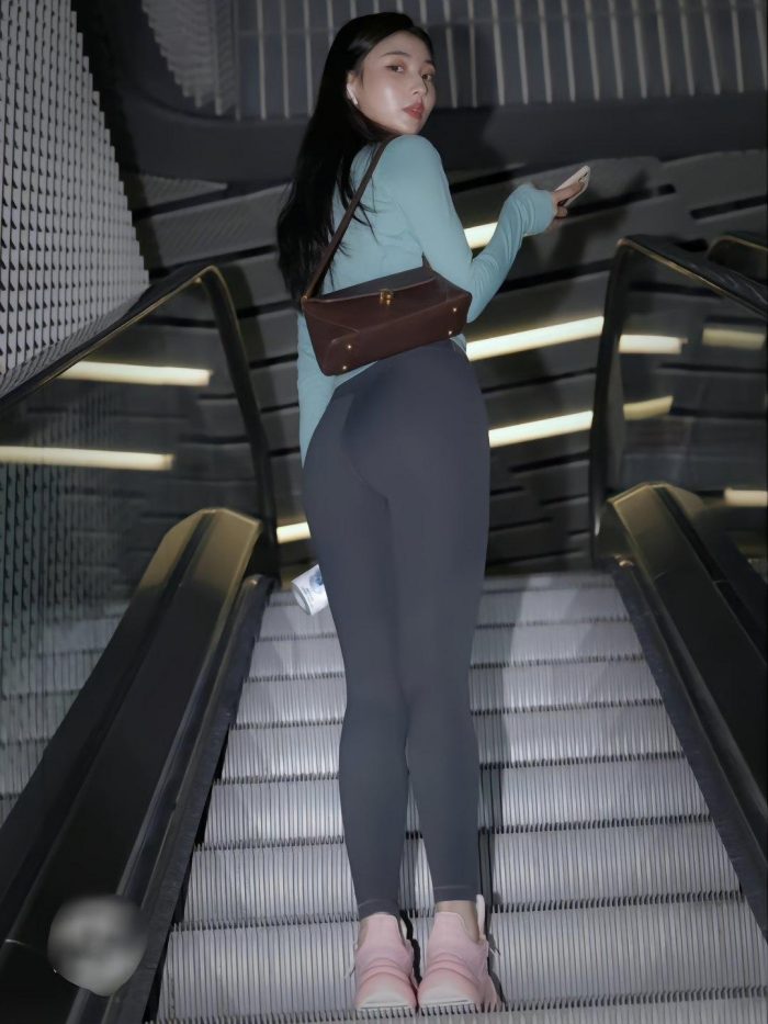 晚上逛商场的瑜伽裤漂亮女孩J2244 225P2V-15.1GB-街头图