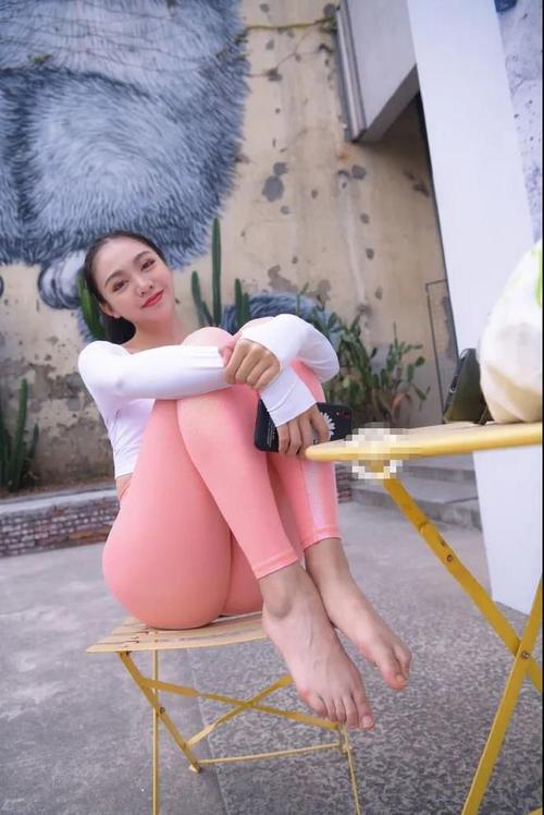 图片[3]-粉色紧身裤漂亮女孩 J1433 749P1V-20.0GB-街头图