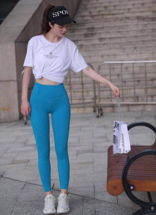 图片[3]-蓝色瑜伽裤阳光女孩J2095 611P1V-21.8GB-街头图