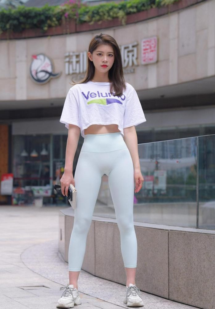 这个瑜伽裤女孩真的很漂亮 J1960 815P1V-28.9GB-街头图