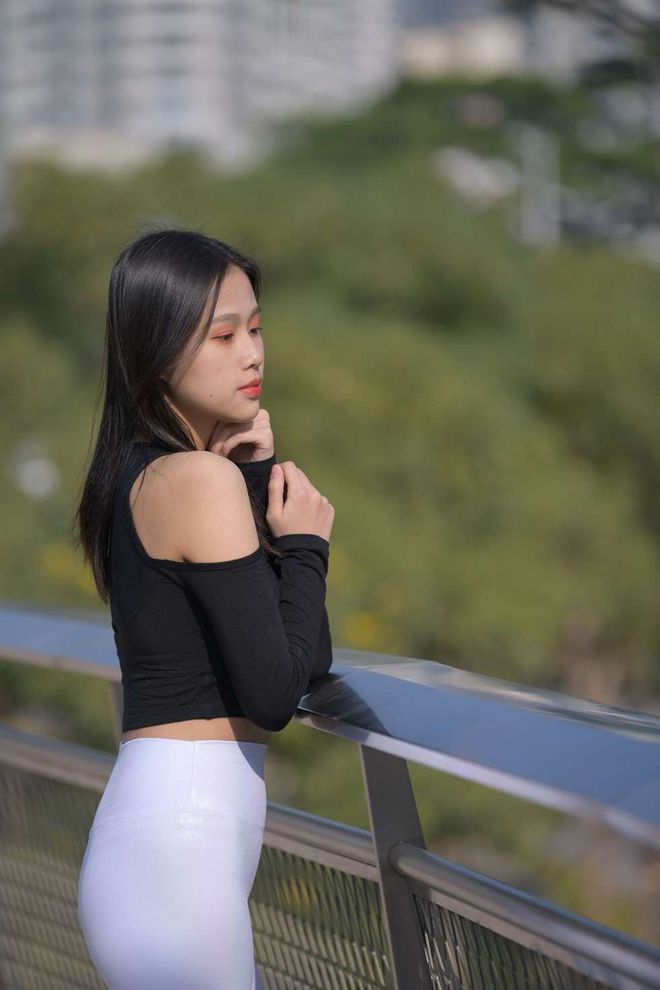 图片[4]-穿紧身白裤的端庄女孩 J1436 674P1V-22.2GB-街头图