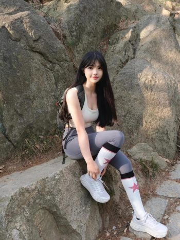 图片[7]-爱爬山的瑜伽裤MM，太甜美了！~-街头图