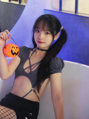 图片[5]-网格丝袜的清纯双马尾小姑娘-街头图