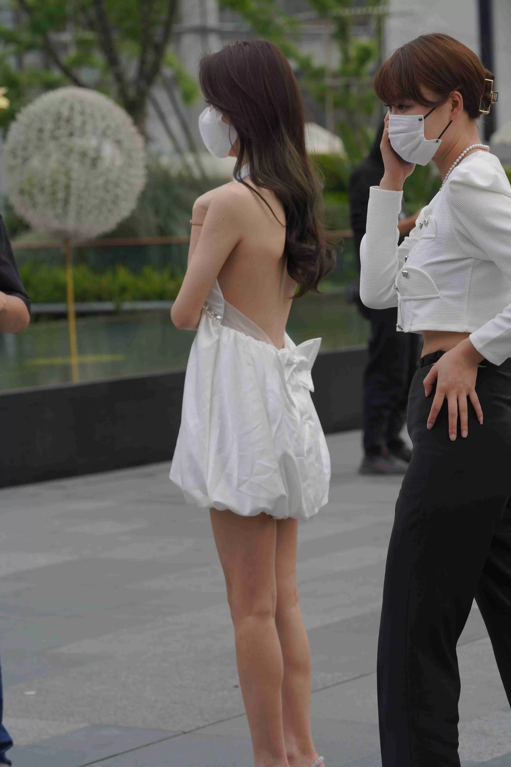 精选街拍作品 NO.3738 白色短裙美腿凉高美背-街头图