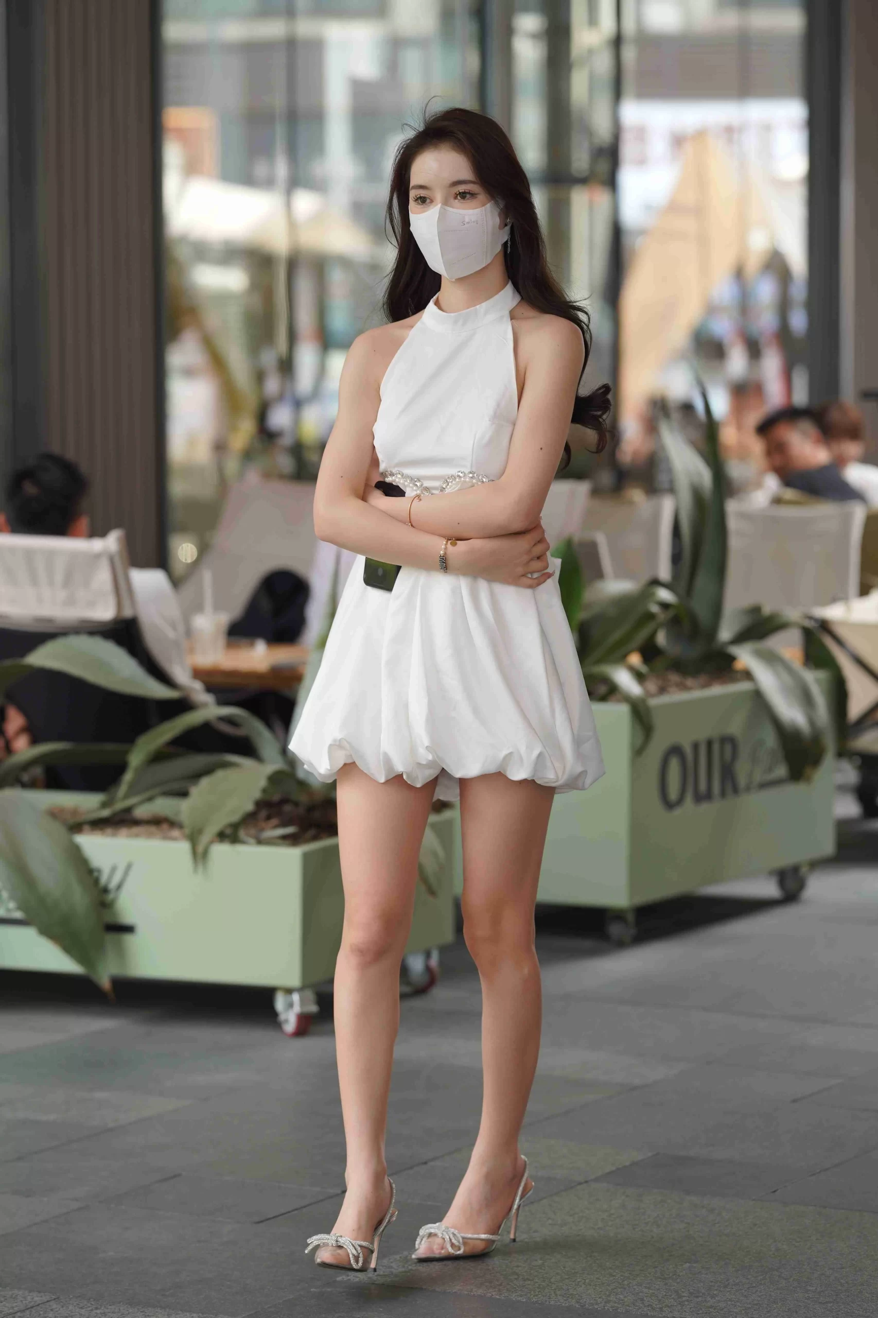 精选街拍作品 NO.3738 白色短裙美腿凉高美背-街头图