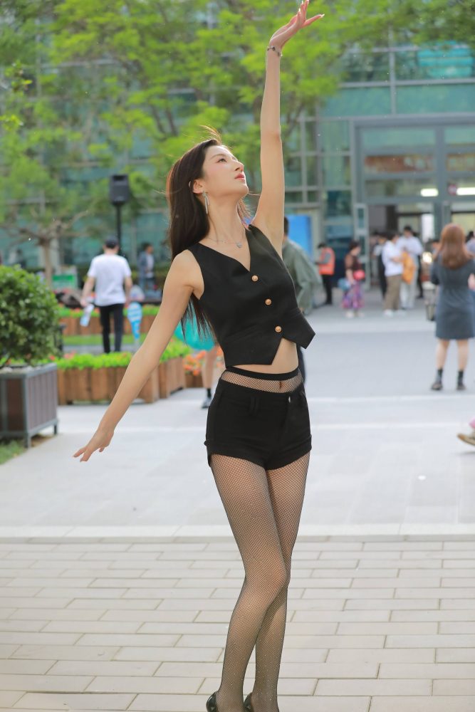 P3093 靓丽黑色短裤【129P】-街头图